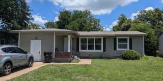 Remodeled 3/1 with Fenced Yard and Laundry Room Gallery 1