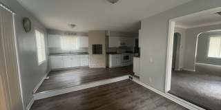 Spacious 3-Bedroom, 1.5-Bathroom Home near Highland Park Gallery 15
