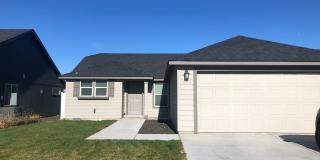 Home in Crossroad Neighborhood! Gallery 1