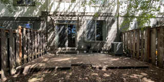 Beautifully Updated Bethany Townhome with Private Backyard and Modern Finishes Gallery 38