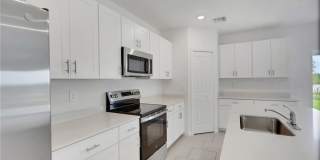19550 Fairhill Ct Gallery 12