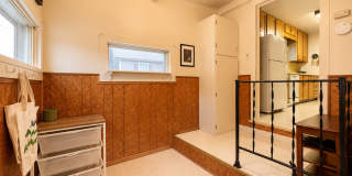 Charming Downtown Historic Fully Furnished Rental Gallery 12