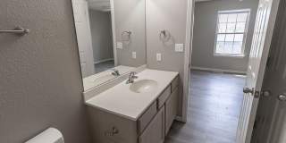 Large Duplex in Vanderveen Gallery 23