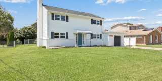 **WATERFRONT RENTAL WITH DEEP WATER ACCESS in Grandview Shores!** Gallery 38