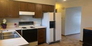 $1195 | 2BD 1 BA | 822 Dwight St | Available 7/15/26 Gallery 6