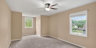 Spacious 4BR House in Columbia Gallery 22