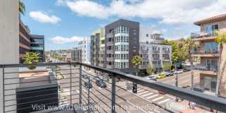 Loft Condo with Views & Deck Gallery 8