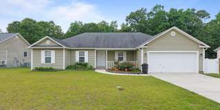 Ranch home with Fenced yard Gallery 1