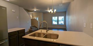 Beautiful Newer Townhome Gallery 7