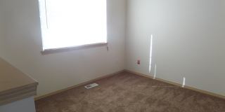 3 Bedroom 2.5 Bath Home in Great Blueberry Ridge Neighborhood with Garage Gallery 9