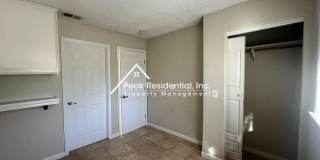 Spacious 2bd/1ba Duplex with Garage near American River College Gallery 10