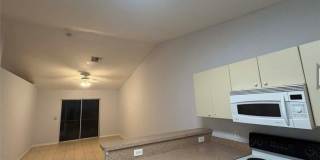 1002 W 12th Street Gallery 1