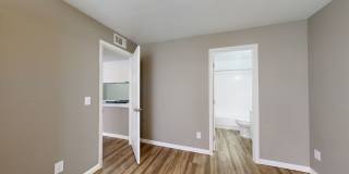 Seville Apartments. A Beautiful apartments is waiting for you to make it a Home. Great Specials Today! Gallery 9