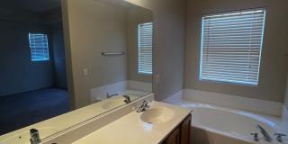 Beautiful Townhome in Gated Black Mountain Vistas (Henderson) Gallery 12