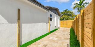810 SW 14th Ct Gallery 23