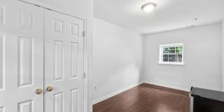4813 Calvert Road Gallery 12