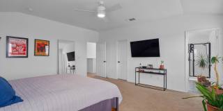 Huge 4-Bedroom Home in Del Valle For Rent Gallery 23