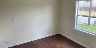 2104 W Robbins St Gallery 12