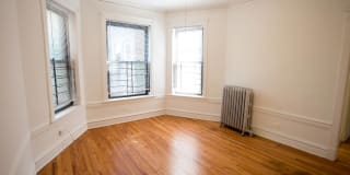 5411-5421 S. Ellis Avenue Gallery 17