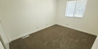 Charming 2 bedroom 1 bath townhome available! Gallery 34