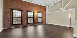 1 Front Street unit: 113 Gallery 1