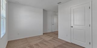 Like-New Ashton Woods Spacious 5BR 4BA, Prime Location Near I-4! Gallery 28