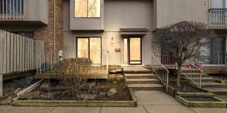 1432 Oakbrook E Gallery 1