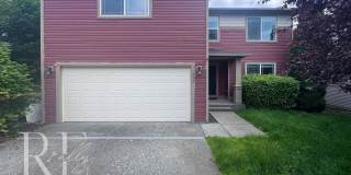 Spacious 4-Bedroom Home with Brand-New Carpet, Two Living Areas & Loft Gallery 1
