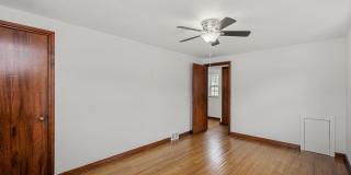 AVAILABLE JUNE 1ST!! 3 BEDROOM IN CARRICK! AVAILABLE JUNE 1ST!! 3 BEDROOM IN CARRICK! Gallery 17