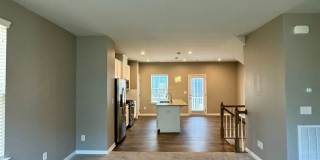 3BR/2.5BA End Unit Townhome Gallery 9