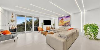 1147 Hillsboro Mile Gallery 15