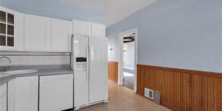 3915 Schiller Place Gallery 13