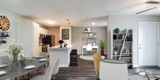 Lakeside Central Apartments Gallery 2