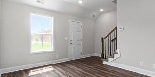 2 Bedroom Townhome Located Close to Post Gallery 10
