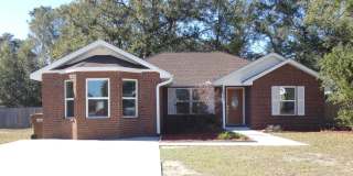 4-Bedroom Home On Cul-De-Sac Gallery 1