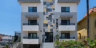 Spacious 2 Bed Townhouses! * BEST KOREATOWN LOCATION * washer & dryer * bidet Gallery 7