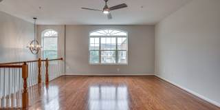 Lovely Townhome with 2 Car Garage Lovely Townhome with 2 Car Garage Gallery 3