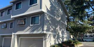 Beautiful 3 bed 2.5 bath Townhouse in Campbell with AC. This is a must see. Gallery 1