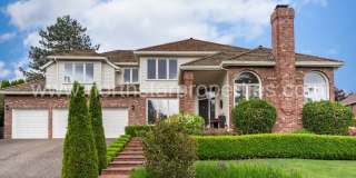 Elegant Palisades Living with Exceptional Space & Timeless Style Gallery 1