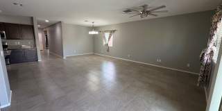 Spacious 4BD/2BA in Verrado Gallery 7