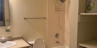 Partially furnished/heat included/4 bedroom Gallery 13