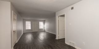 Colonial Apartments Gallery 12