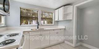 1921 Reynolds Street Gallery 31