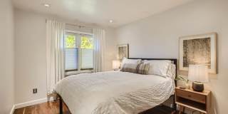 Downtown 2 BDR / 2BA - Walk to Everything Gallery 18
