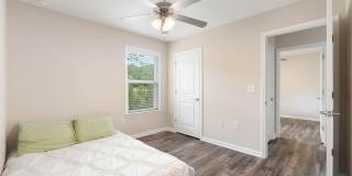 Like New in Heart of Crestview - AVAILABLE IN MAY! Gallery 18