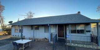 Paradise 3 bedroom 2 1/2 bath, large home, shop, natural landscaping. Gallery 1