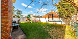 Large 3 Bedroom Apt + Private Office Space Gallery 44