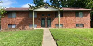 Spacious 3 Bedroom Split-Level Duplex Gallery 1