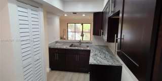 4020 Del Rio Way Gallery 1