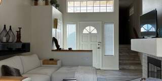 Beautiful La Jolla Condo – Fully Furnished Gallery 1